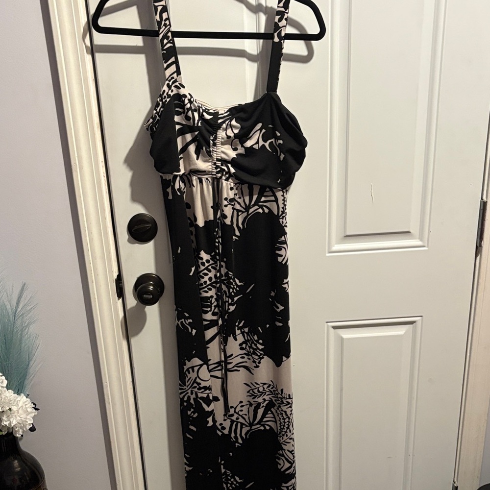 Elegant Black and White Floral Maxi Dress